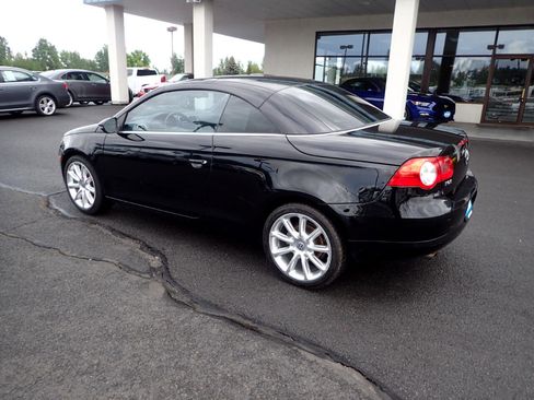 Used 2010 Volkswagen Eos Lux image 3