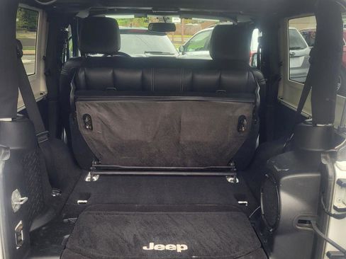 Used 2014 Jeep Wrangler Sahara AWD/4WD image 32
