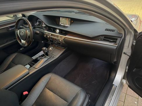 Used 2013 Lexus ES 350 w/ Luxury Pkg FWD image 52