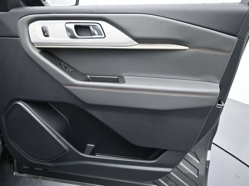 New 2026 Ford Explorer Active RWD image 40