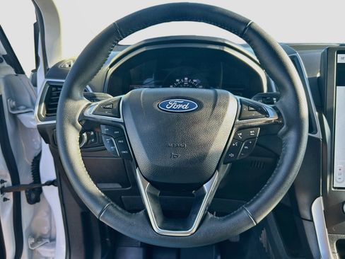 Used 2024 Ford Edge SEL w/ Sport Appearance Package AWD/4WD image 11