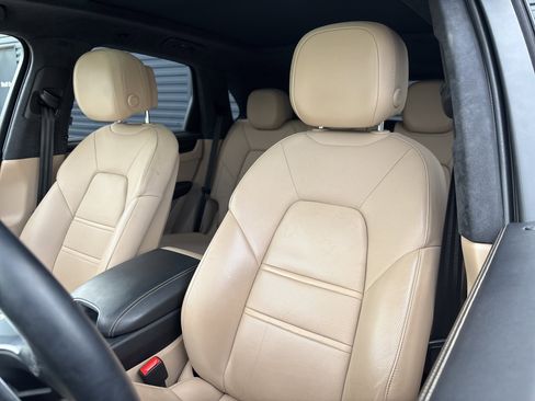 Used 2022 Porsche Cayenne GTS image 27