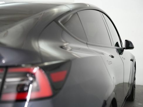 Used 2021 Tesla Model Y Long Range AWD/4WD image 57
