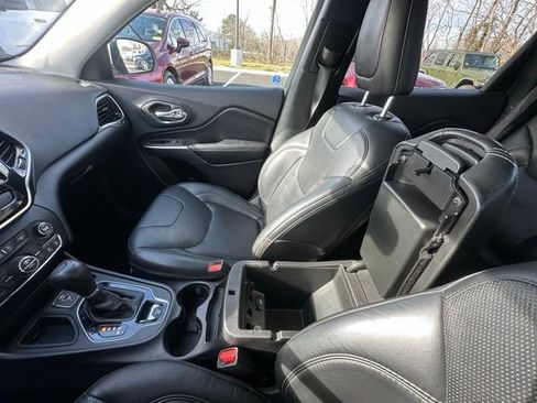 Used 2020 Jeep Cherokee Limited image 24