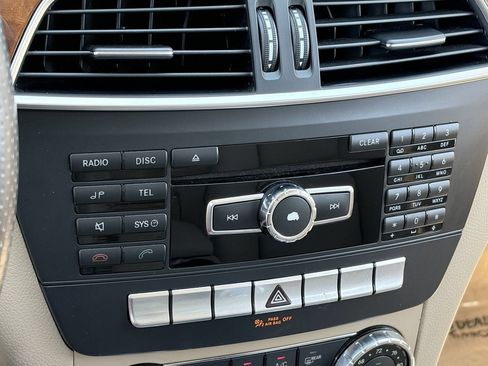 Used 2012 Mercedes-Benz C 250 Sedan image 27