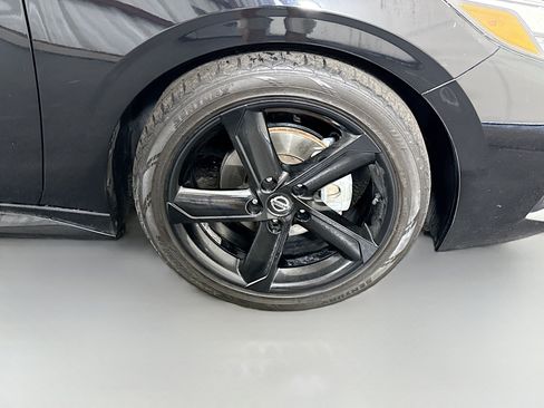 Used 2023 Nissan Sentra SR w/ Midnight Edition Package FWD image 32