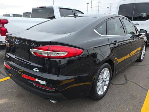 Used 2020 Ford Fusion SE image 4