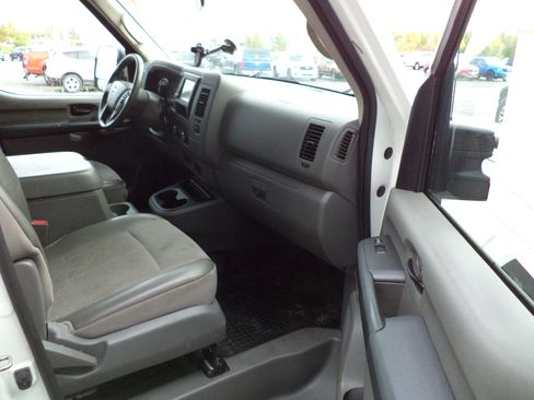 Used 2020 Nissan NV 3500 SL w/ Back Door Glass Package image 8