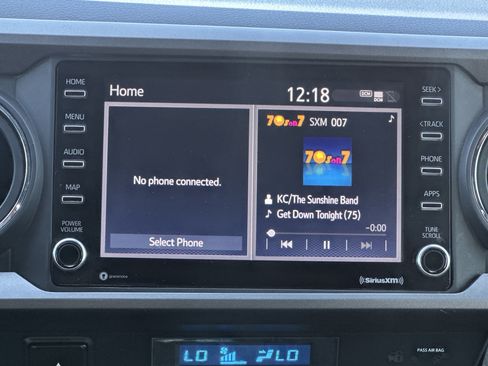 Used 2022 Toyota Tacoma TRD Off-Road image 3