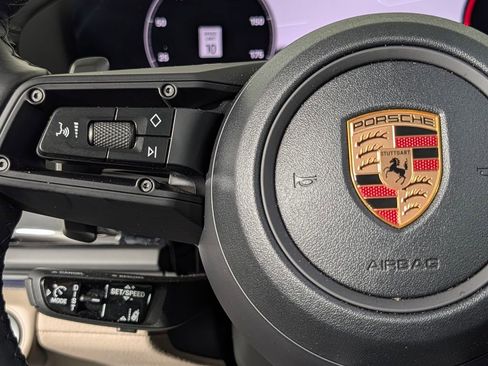 Certified 2025 Porsche Panamera image 36