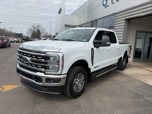 Used 2024 Ford F250 Lariat image 2
