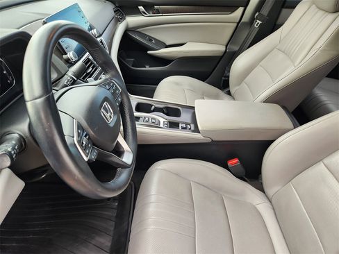 Certified 2018 Honda Accord Touring image 12