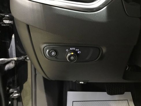 Used 2024 Chevrolet Equinox LT image 34