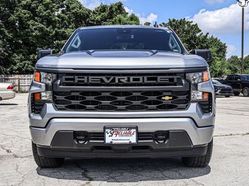 Used 2023 Chevrolet Silverado 1500 Custom AWD/4WD image 2
