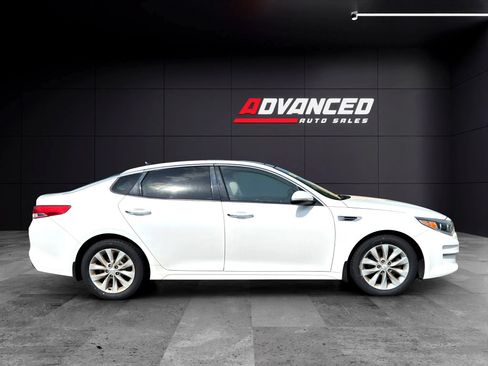 Used 2016 Kia Optima EX w/ Premium Package FWD image 9
