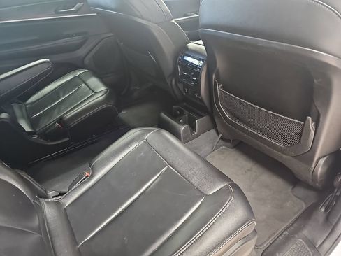 Used 2023 Jeep Grand Cherokee L Limited RWD image 11