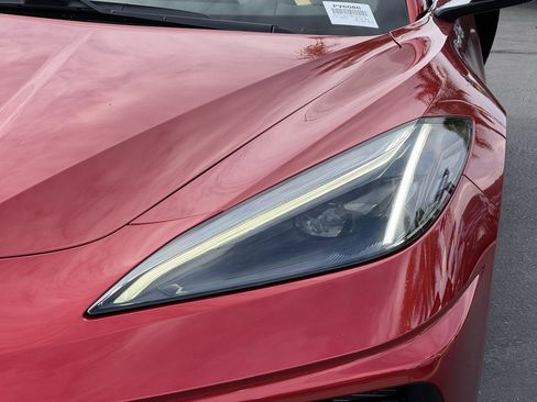 Used 2021 Chevrolet Corvette Stingray Premium Cpe w/ Z51 Performance Package image 5