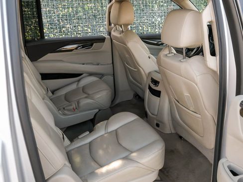 Used 2020 Cadillac Escalade ESV Luxury AWD/4WD image 32