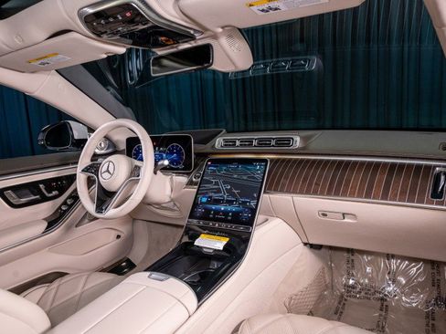 New 2026 Mercedes-Benz Maybach S 680 4MATIC image 4
