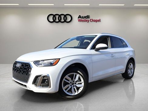 Used 2023 Audi Q5 2.0T Premium w/ Convenience Package image 1
