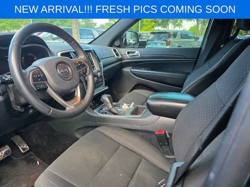 Used 2018 Jeep Grand Cherokee Laredo RWD image 9