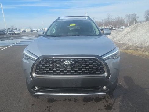 Used 2024 Toyota Corolla Cross XLE w/ Convenience Package image 20