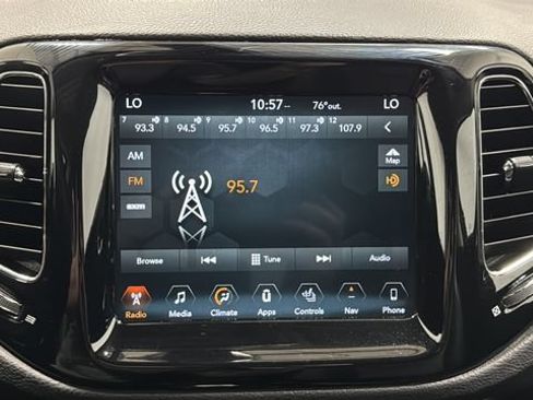 Used 2018 Jeep Compass Limited w/ Navigation Group AWD/4WD image 27