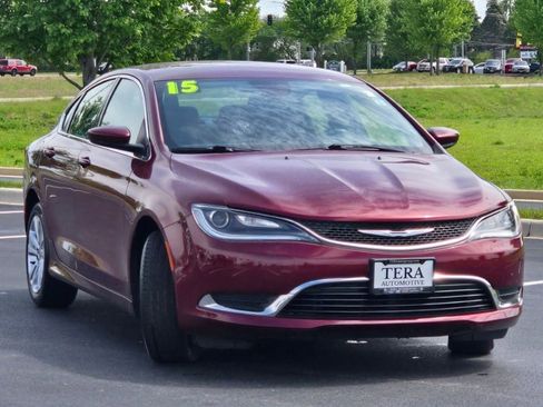 Used 2015 Chrysler 200 Limited w/ Convenience Group FWD image 4
