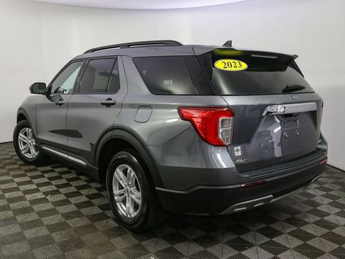 Used 2023 Ford Explorer XLT w/ Equipment Group 202A image 7