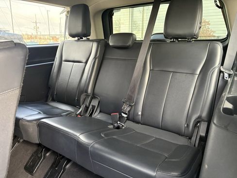 Used 2024 Ford Expedition Max XLT image 13