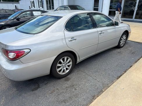 Used 2004 Lexus ES 330 FWD image 5
