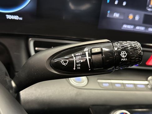 Used 2021 Hyundai Elantra Limited image 34