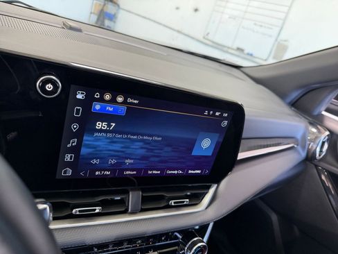 Used 2025 Chevrolet Equinox LT image 21