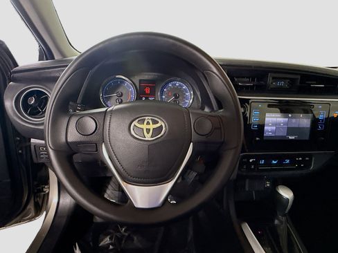 Used 2018 Toyota Corolla LE FWD image 13