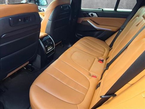 Used 2022 BMW X5 xDrive40i w/ Executive Package AWD/4WD image 18
