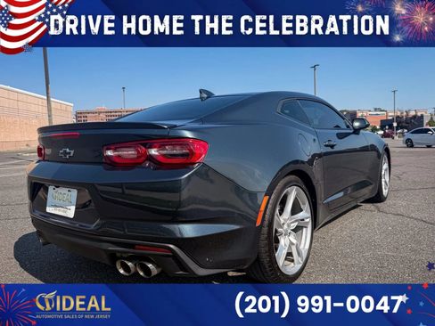 Used 2021 Chevrolet Camaro LT w/ Technology Package RWD image 7