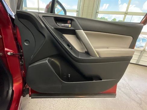 Used 2015 Subaru Forester 2.5i Limited image 22