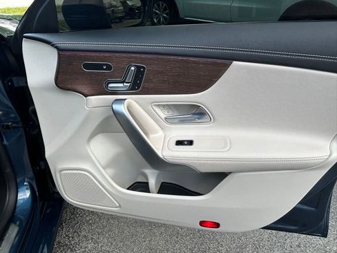 Used 2023 Mercedes-Benz CLA 250 image 34
