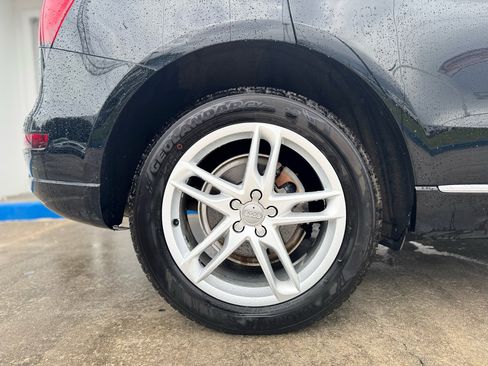 Used 2017 Audi Q5 2.0T Premium Plus w/ Technology Package image 21