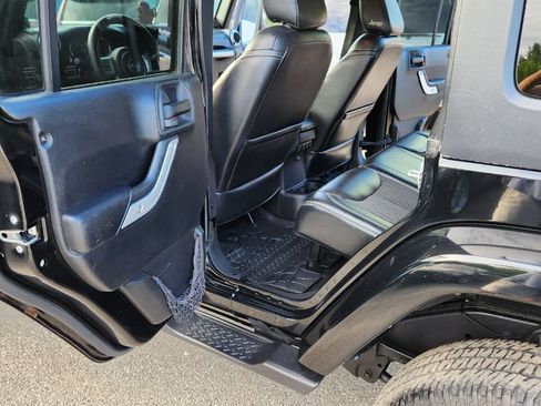 Used 2014 Jeep Wrangler Unlimited Sport AWD/4WD image 35