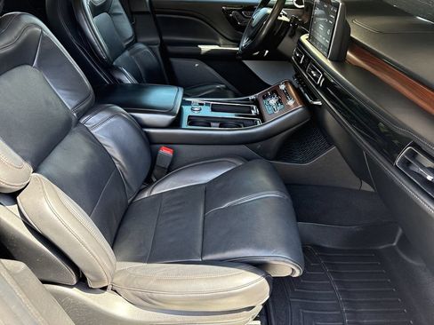 Used 2022 Lincoln Aviator Reserve w/ Equipment Group 201A AWD/4WD image 13