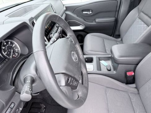 Certified 2025 Nissan Frontier SV w/ SV Convenience Package image 18