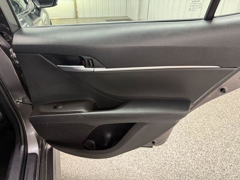 Used 2021 Toyota Camry SE FWD image 31