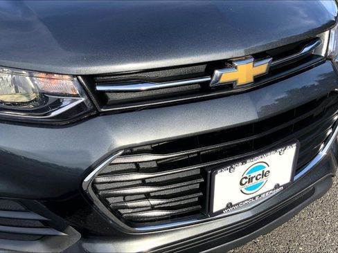 Used 2020 Chevrolet Trax LS image 27