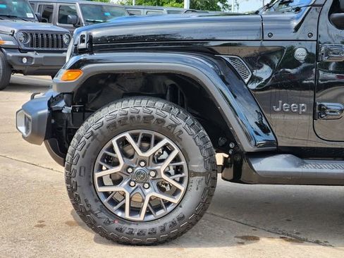 New 2026 Jeep Wrangler Unlimited Sahara AWD/4WD image 6