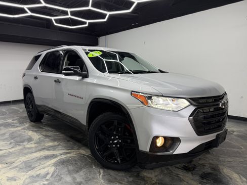 Used 2021 Chevrolet Traverse Premier w/ Redline Edition image 6