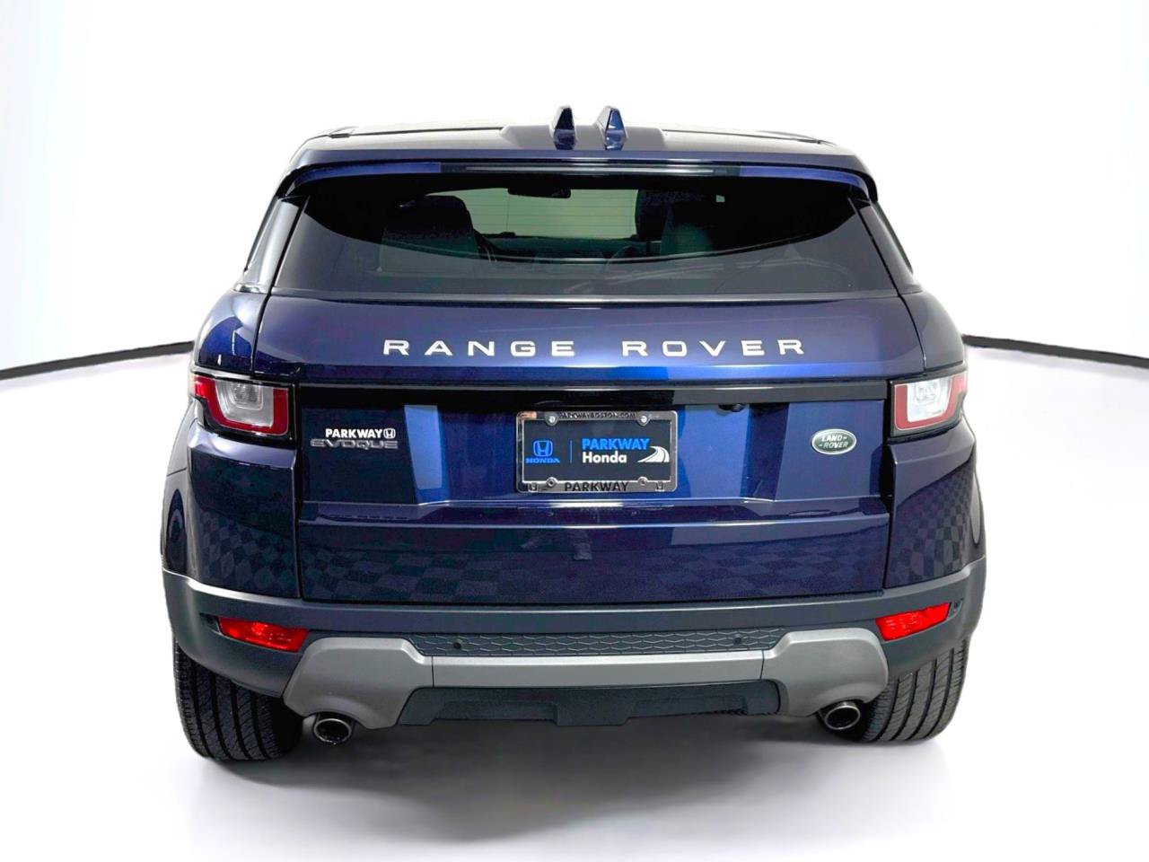 Used 2018 Land Rover Range Rover Evoque SE AWD/4WD image 9