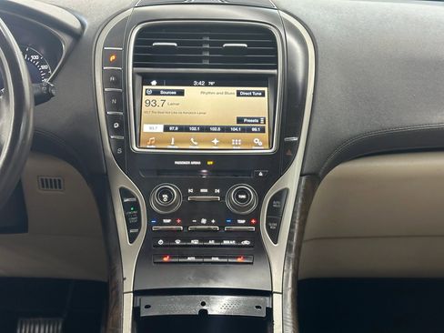 Used 2016 Lincoln MKX Select w/ Select Plus Package image 18