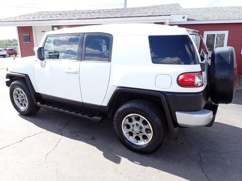 Used 2012 Toyota FJ Cruiser 4WD w/ Upgrade Pkg image 4