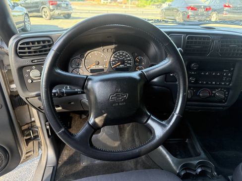 Used 2003 Chevrolet S10 Pickup LS w/ Convenience Package RWD image 15